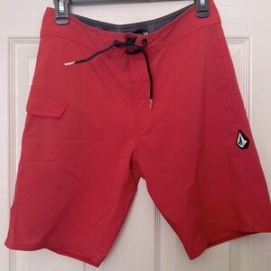 💚Volcom Boys size 29 board shorts